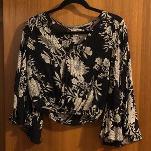 Amuse Society Pipa Beige & Black Floral Print Crop